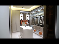 Nowoczesny inteligentny spacer w szafie